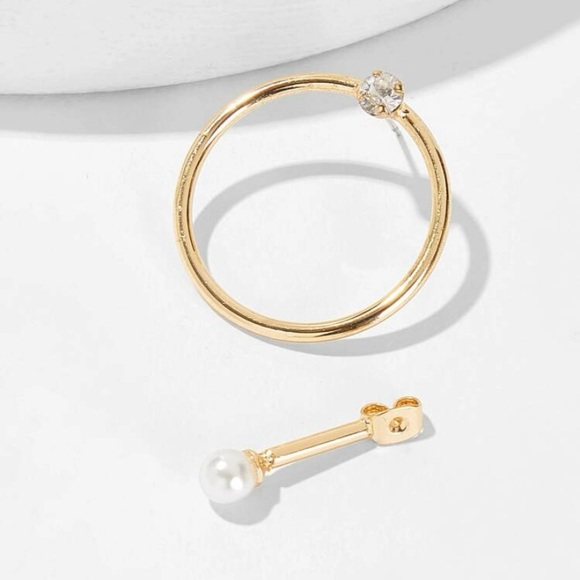 Gold abstract minimalist hoop earrings - Picture 5 of 5